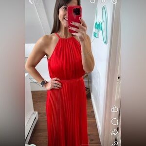 Phoebe Couture Kay Ungro Sz 10 Red
Grecian Halter Pleated Chiffon Maxi Dress